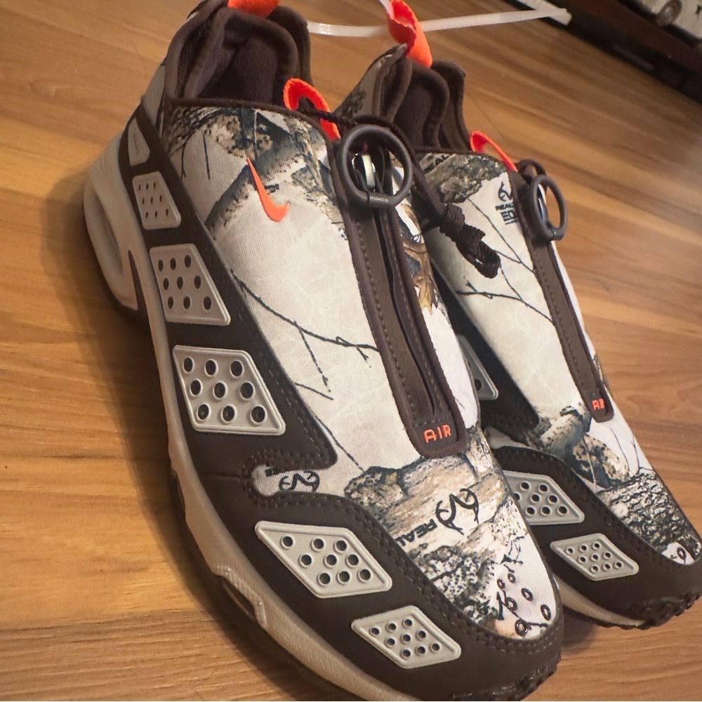 Women’s Nike SNDR RealTree Brand New